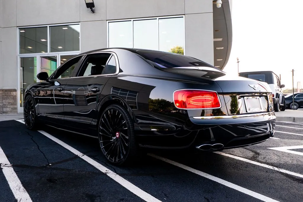 Bentley Flying Spur photo 15