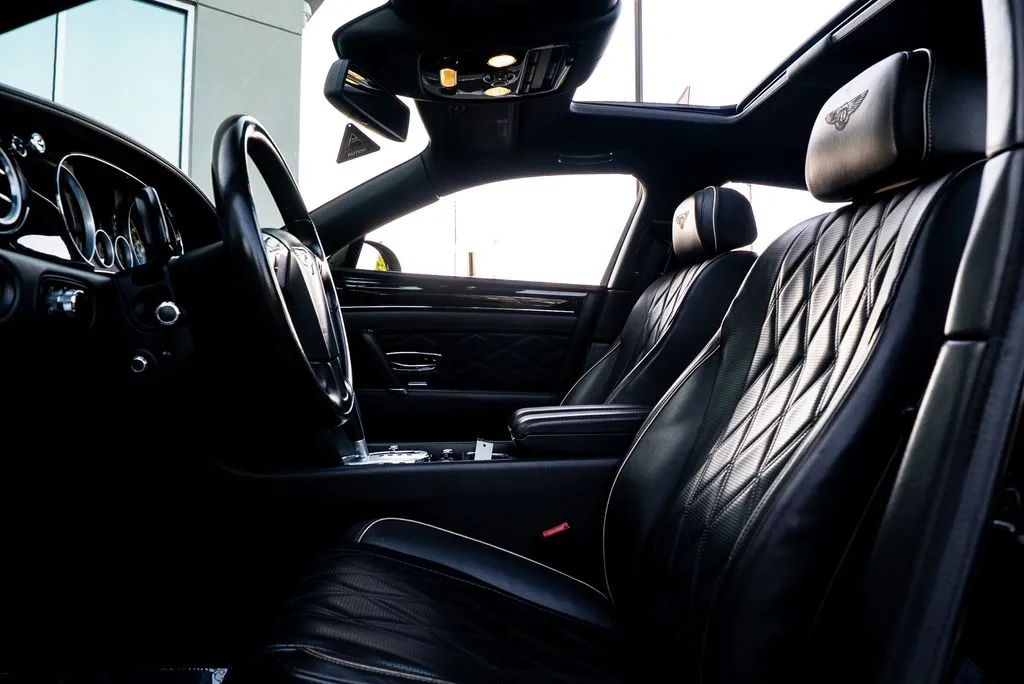 Bentley Flying Spur photo 19