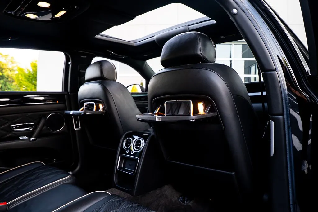 Bentley Flying Spur photo 37