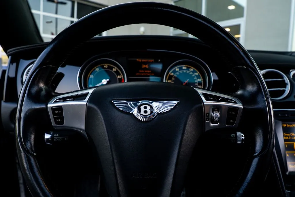 Bentley Flying Spur photo 22