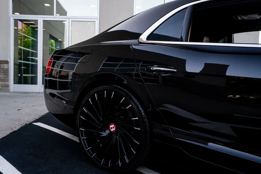 Bentley Flying Spur photo 11