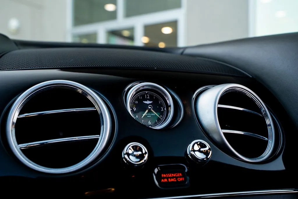 Bentley Flying Spur photo 28