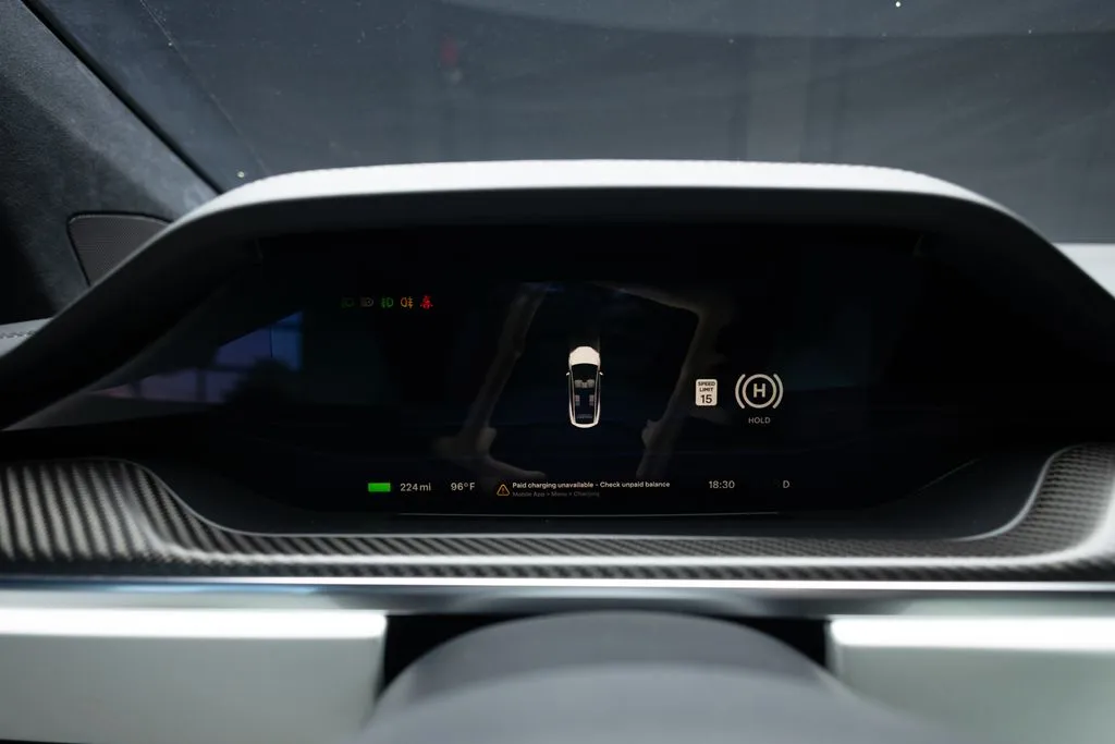 Tesla Model X photo 20