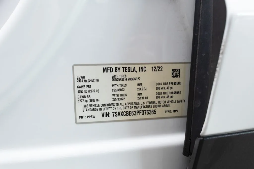 Tesla Model X photo 46