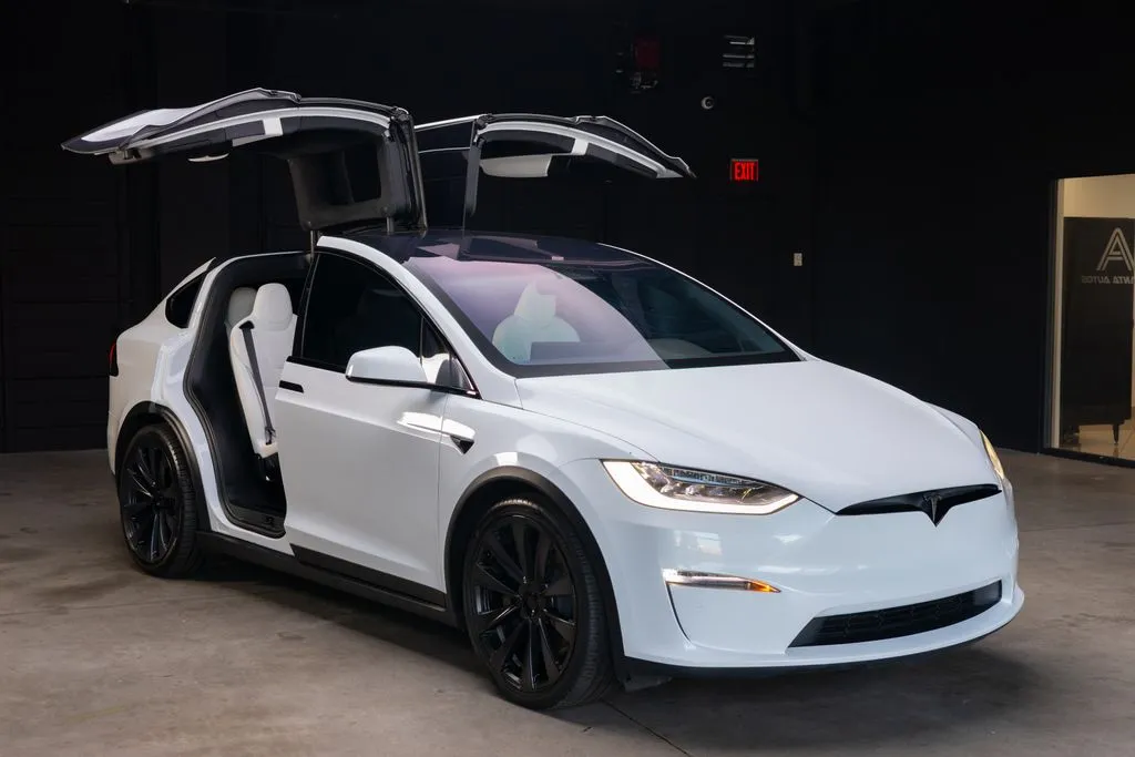 Tesla Model X photo 6