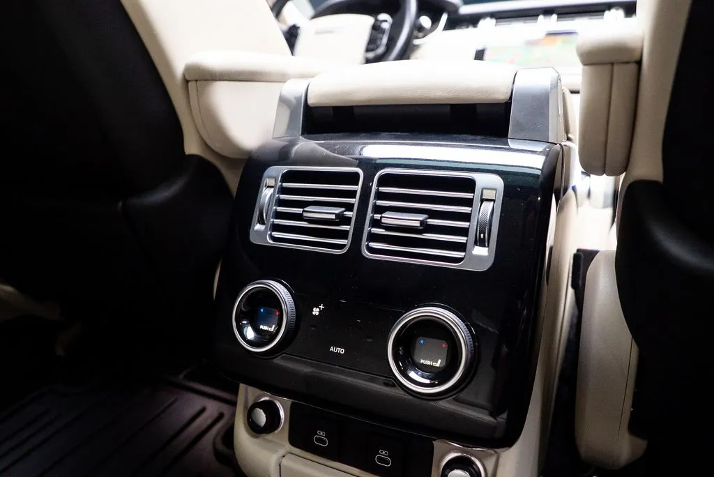 Land Rover Range Rover photo 40