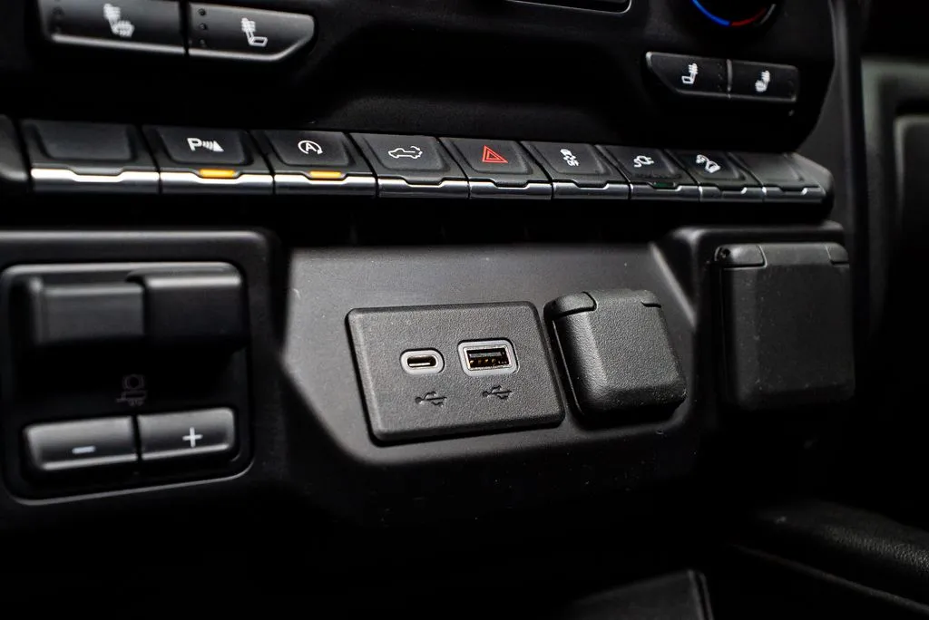 Chevrolet Silverado 1500 photo 37