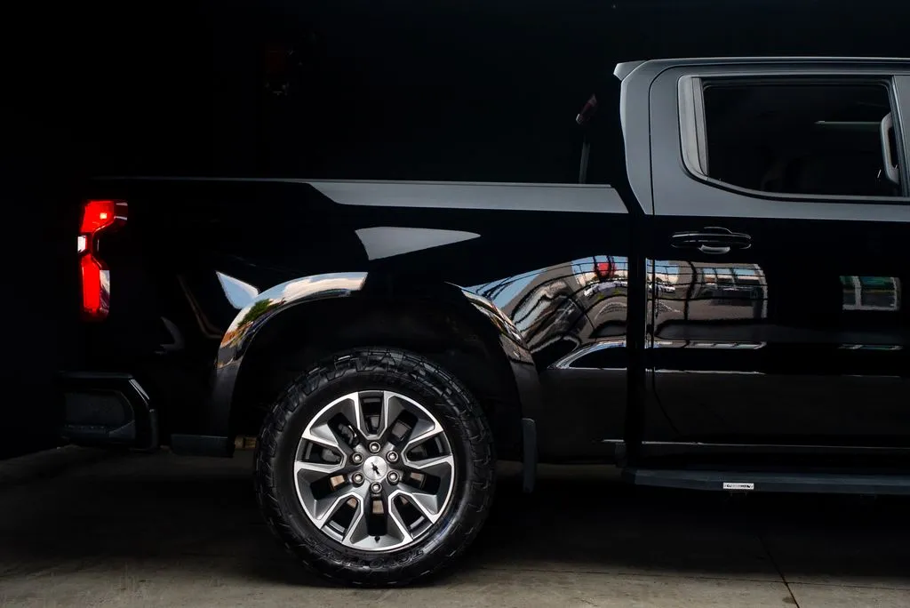Chevrolet Silverado 1500 photo 14