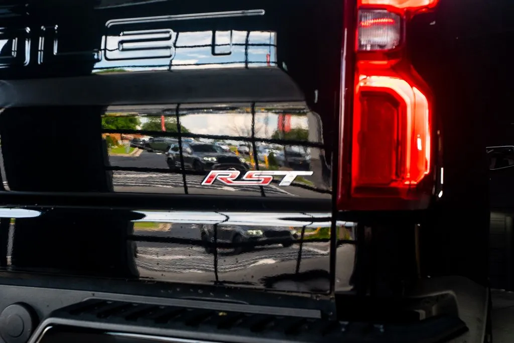 Chevrolet Silverado 1500 photo 17