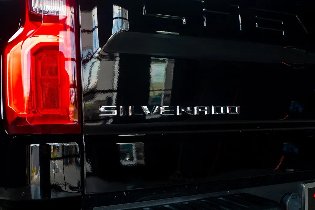 Chevrolet Silverado 1500 photo 20