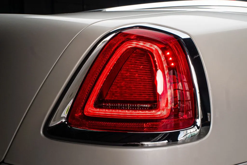 Rolls-Royce Dawn photo 19