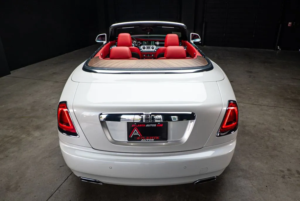 Rolls-Royce Dawn photo 23