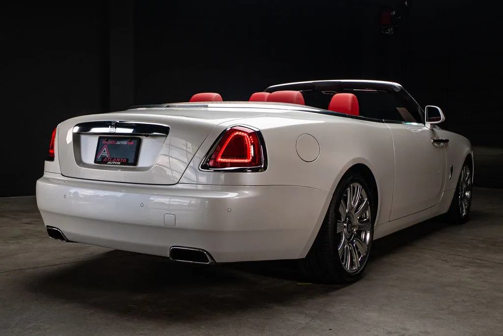 Rolls-Royce Dawn photo 21