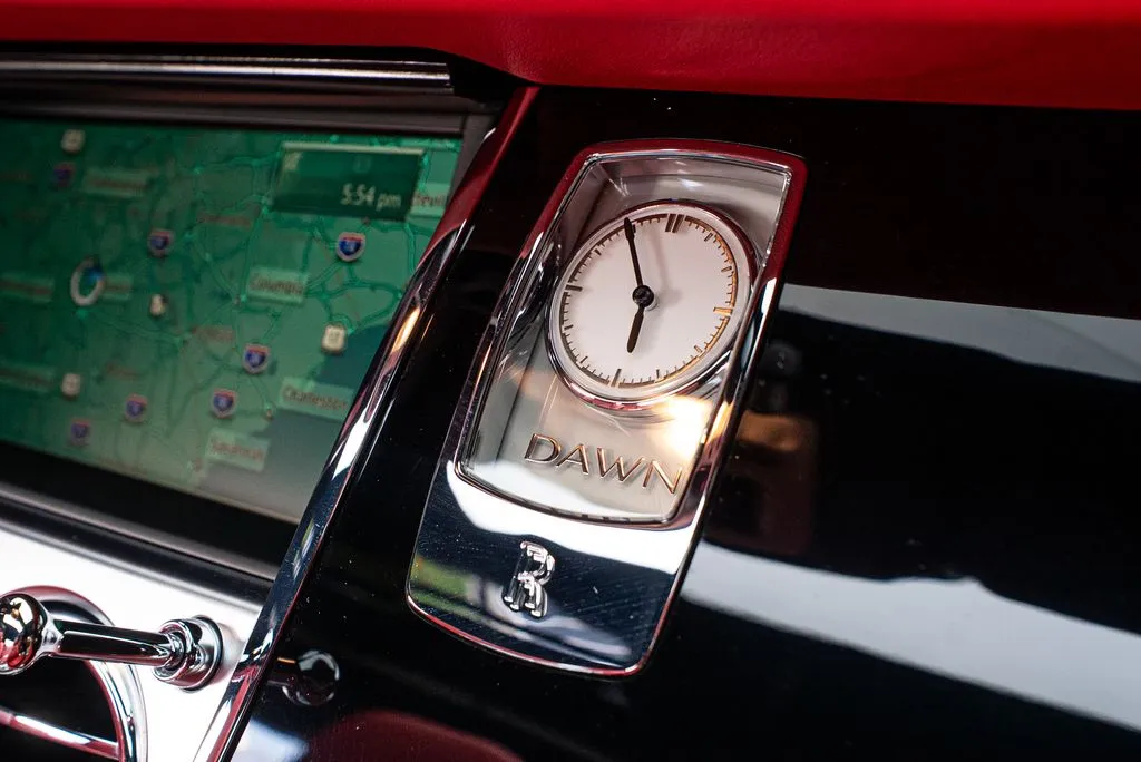 Rolls-Royce Dawn photo 42