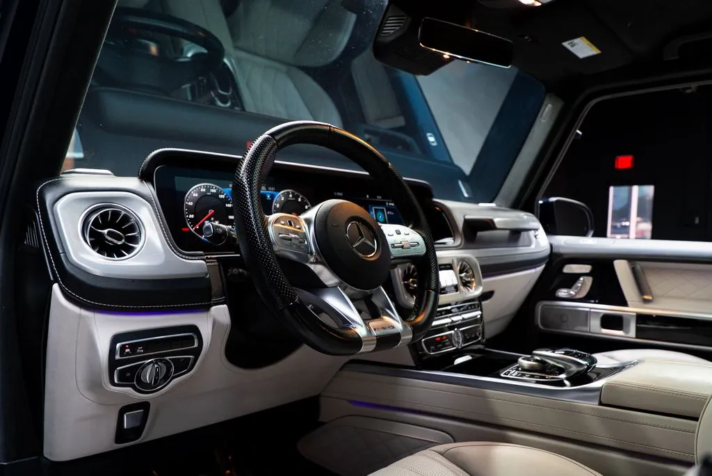 Mercedes-Benz G-Class photo 32