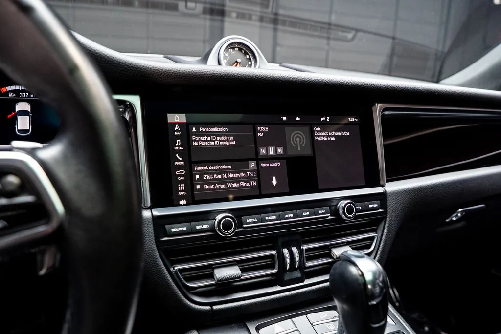 Porsche Macan photo 29