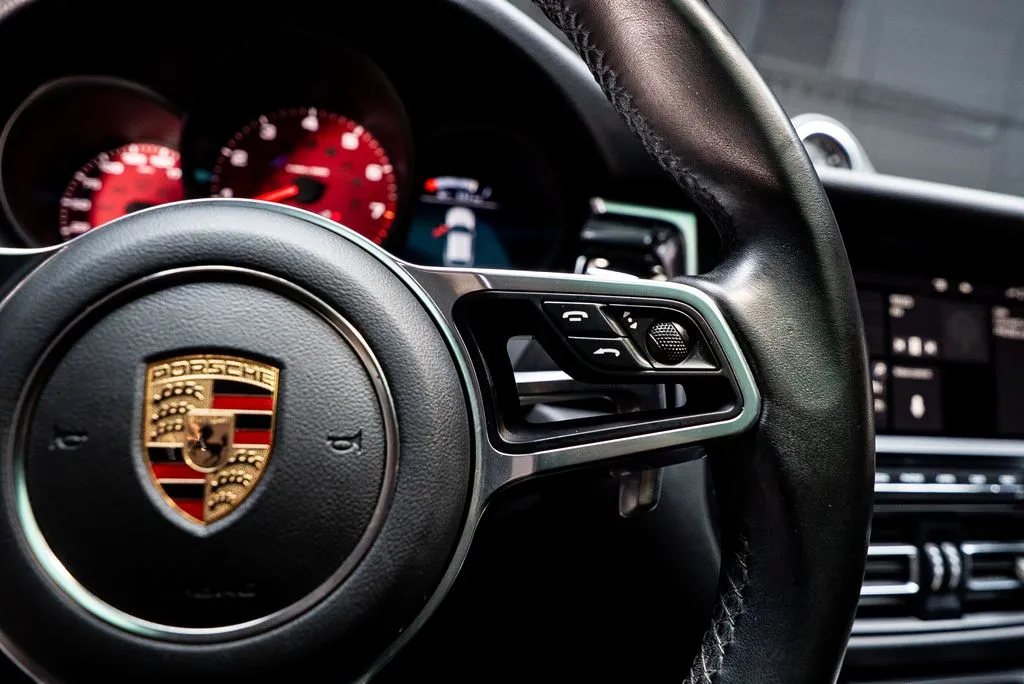Porsche Macan photo 26