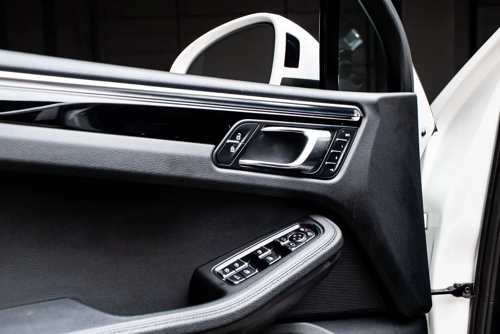 Porsche Macan photo 20