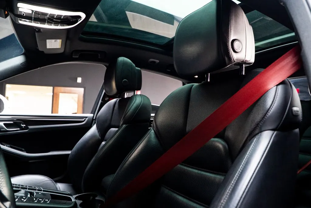 Porsche Macan photo 22