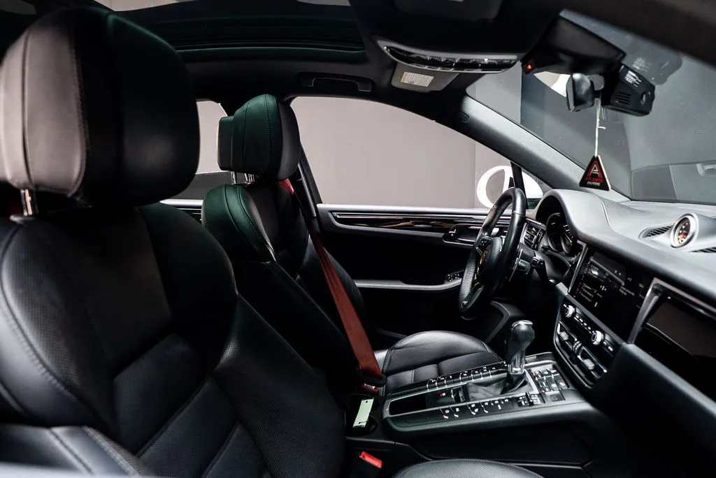 Porsche Macan photo 33