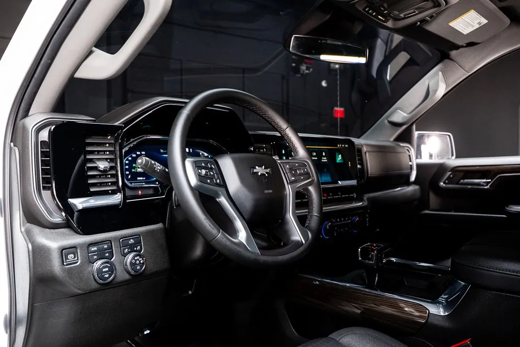 Chevrolet Silverado 1500 photo 24