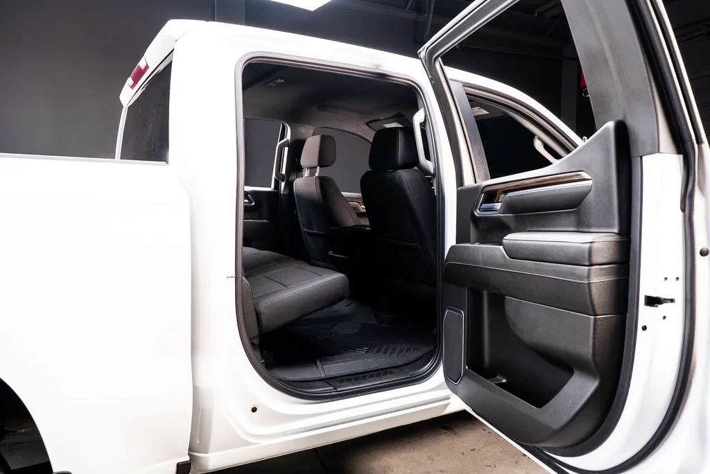 Chevrolet Silverado 1500 photo 39