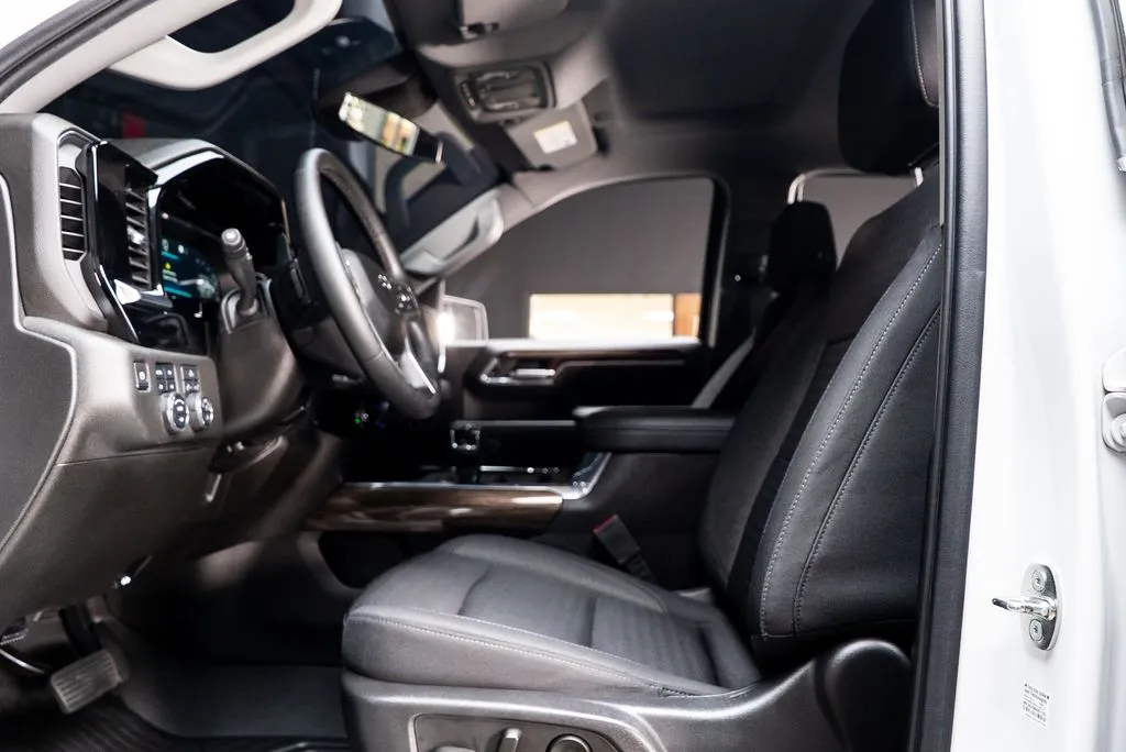 Chevrolet Silverado 1500 photo 22