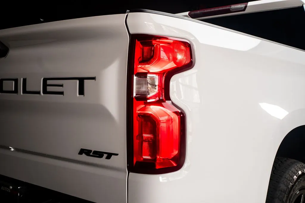 Chevrolet Silverado 1500 photo 14