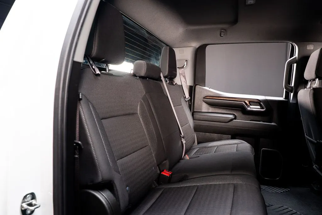 Chevrolet Silverado 1500 photo 38