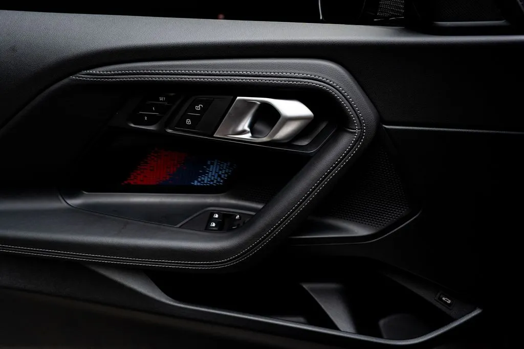 BMW 2 Series photo 23