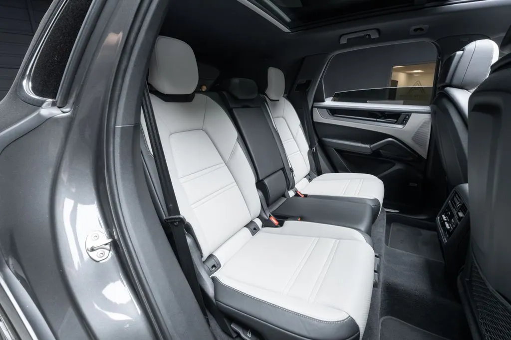 Porsche Cayenne photo 44