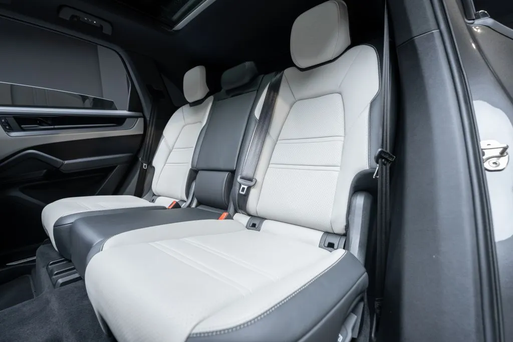 Porsche Cayenne photo 47