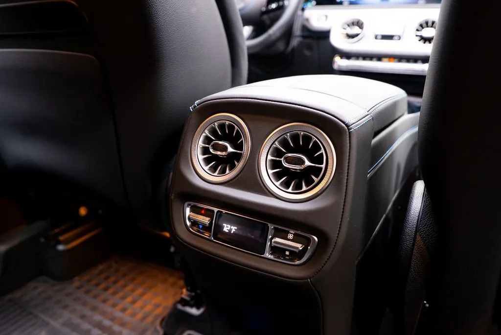 Mercedes-Benz G-Class photo 52