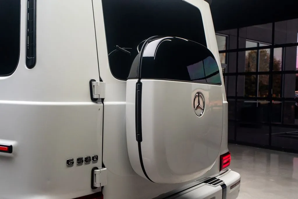 Mercedes-Benz G-Class photo 26