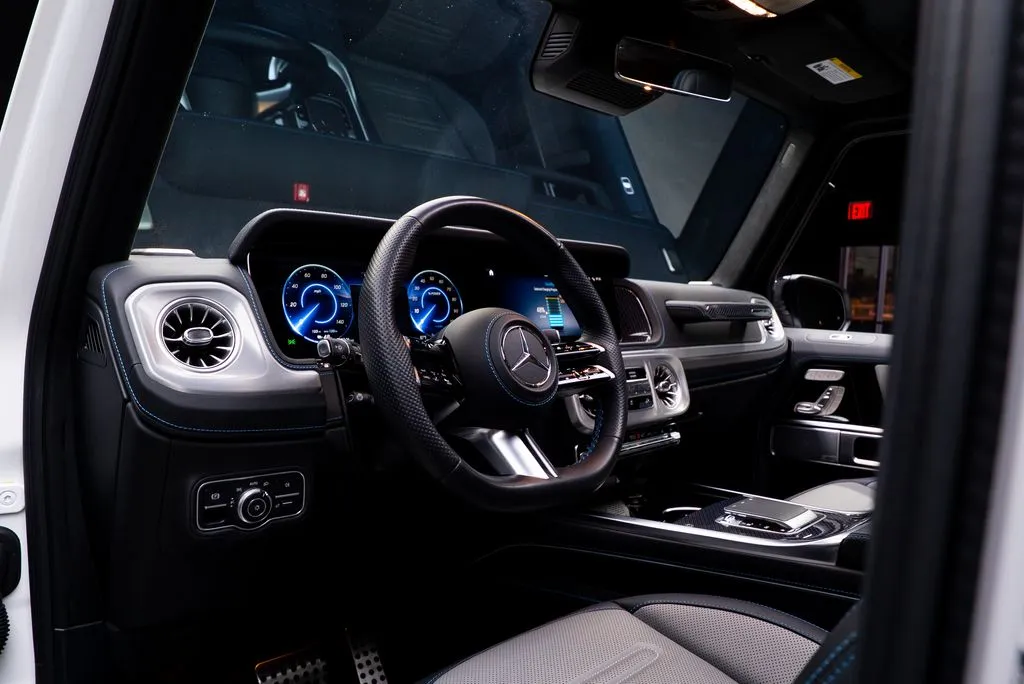 Mercedes-Benz G-Class photo 35