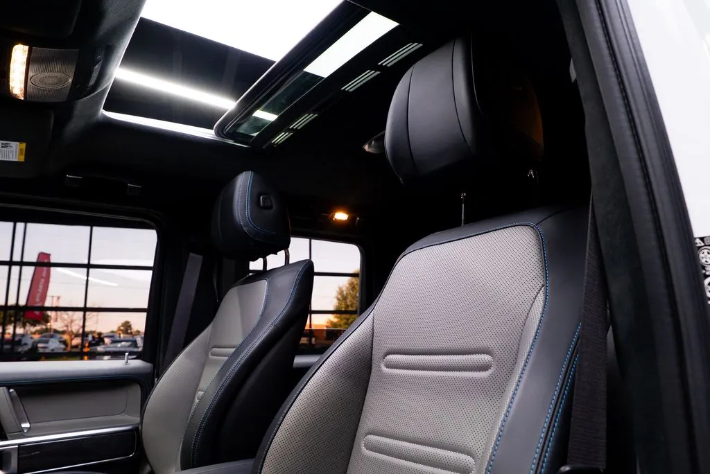 Mercedes-Benz G-Class photo 33