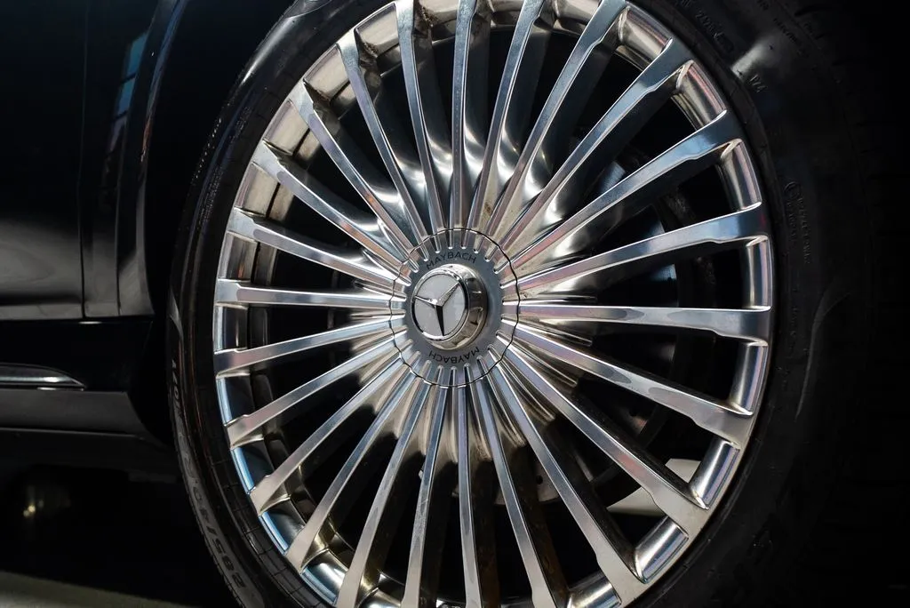 Mercedes-Benz GLS photo 17