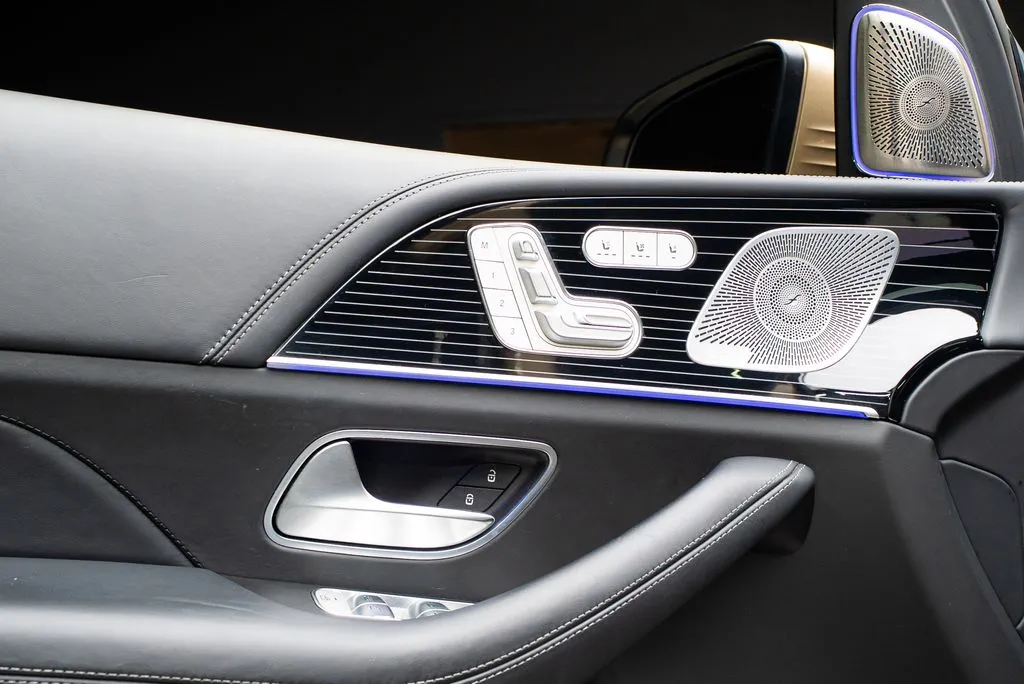 Mercedes-Benz GLS photo 33