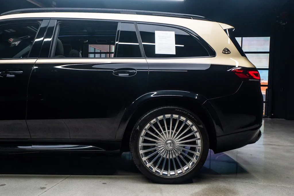 Mercedes-Benz GLS photo 28