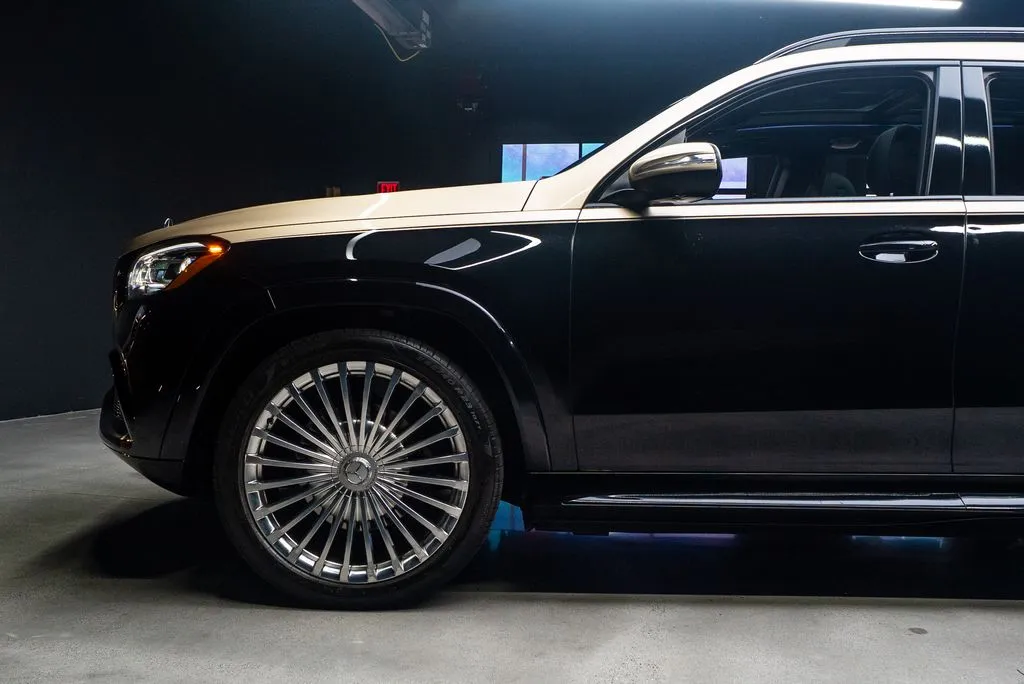 Mercedes-Benz GLS photo 29