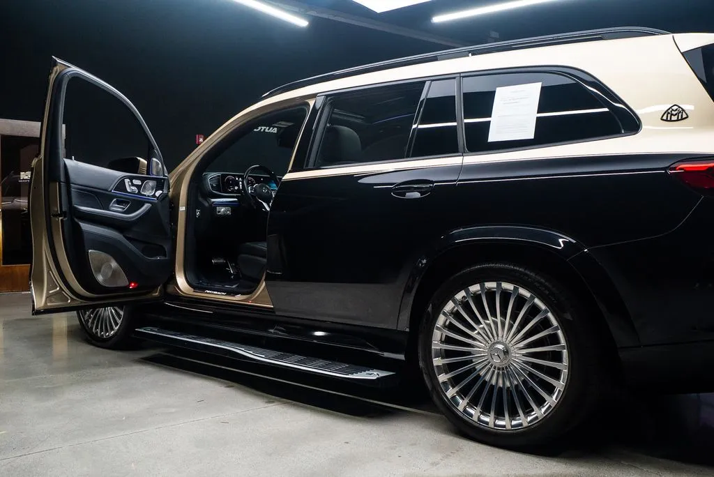 Mercedes-Benz GLS photo 30