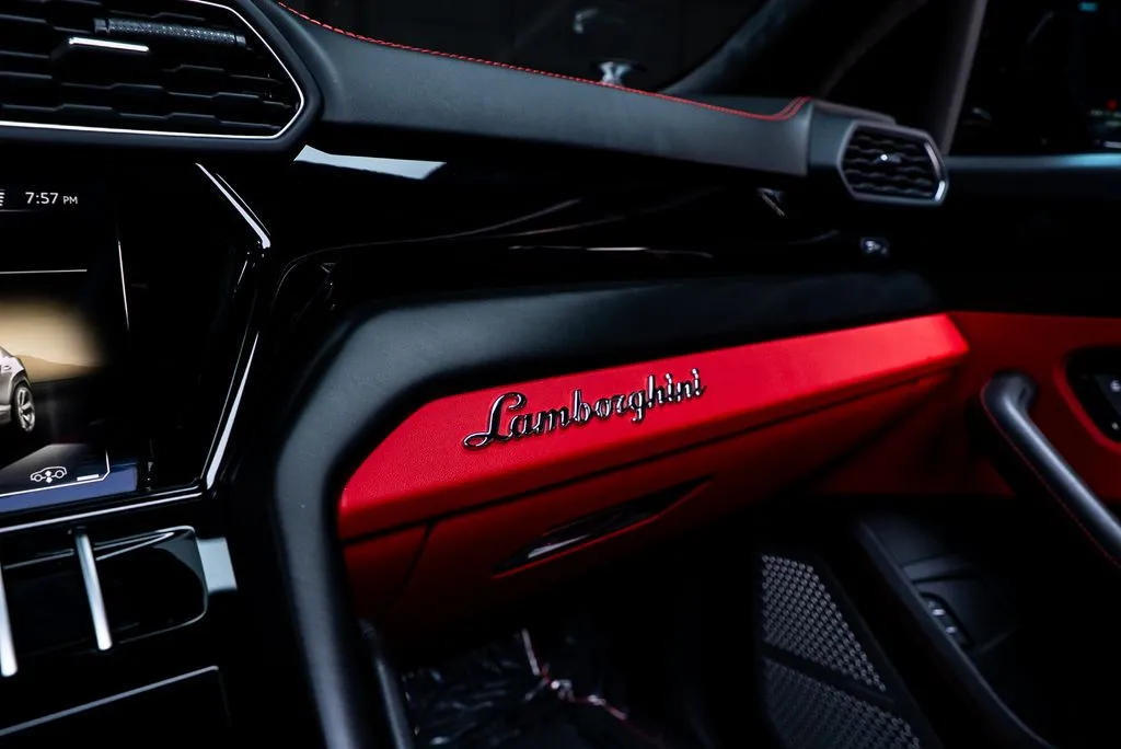 Lamborghini Urus photo 40