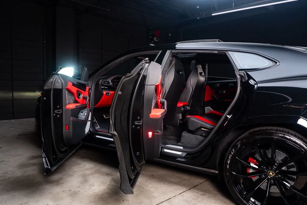 Lamborghini Urus photo 23