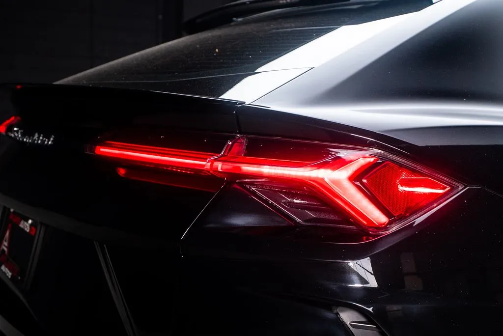 Lamborghini Urus photo 18