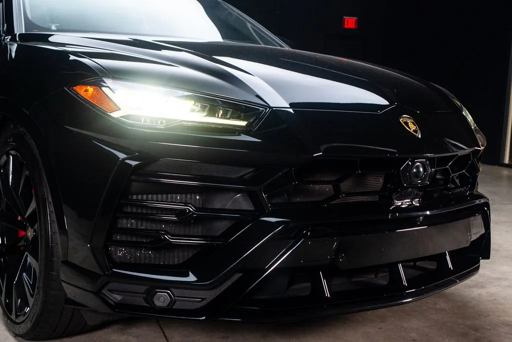Lamborghini Urus photo 8