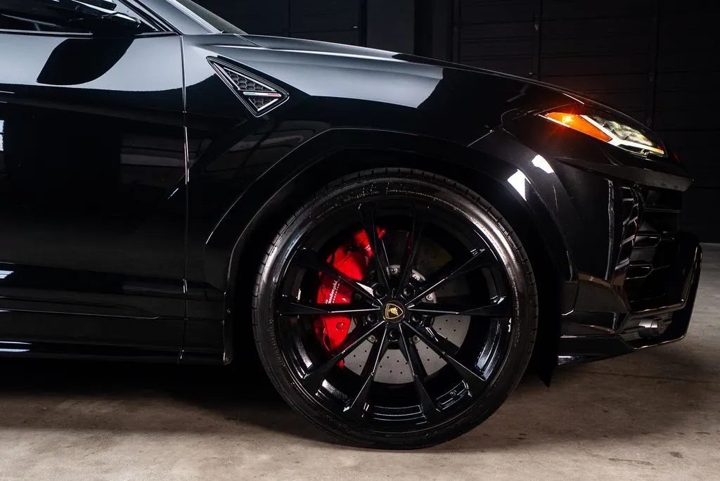 Lamborghini Urus photo 11