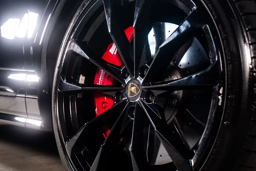 Lamborghini Urus photo 13