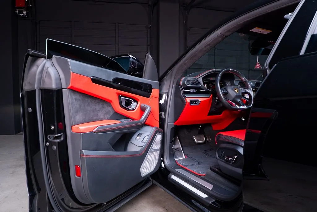 Lamborghini Urus photo 24