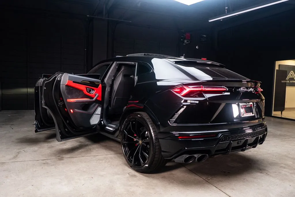 Lamborghini Urus photo 22