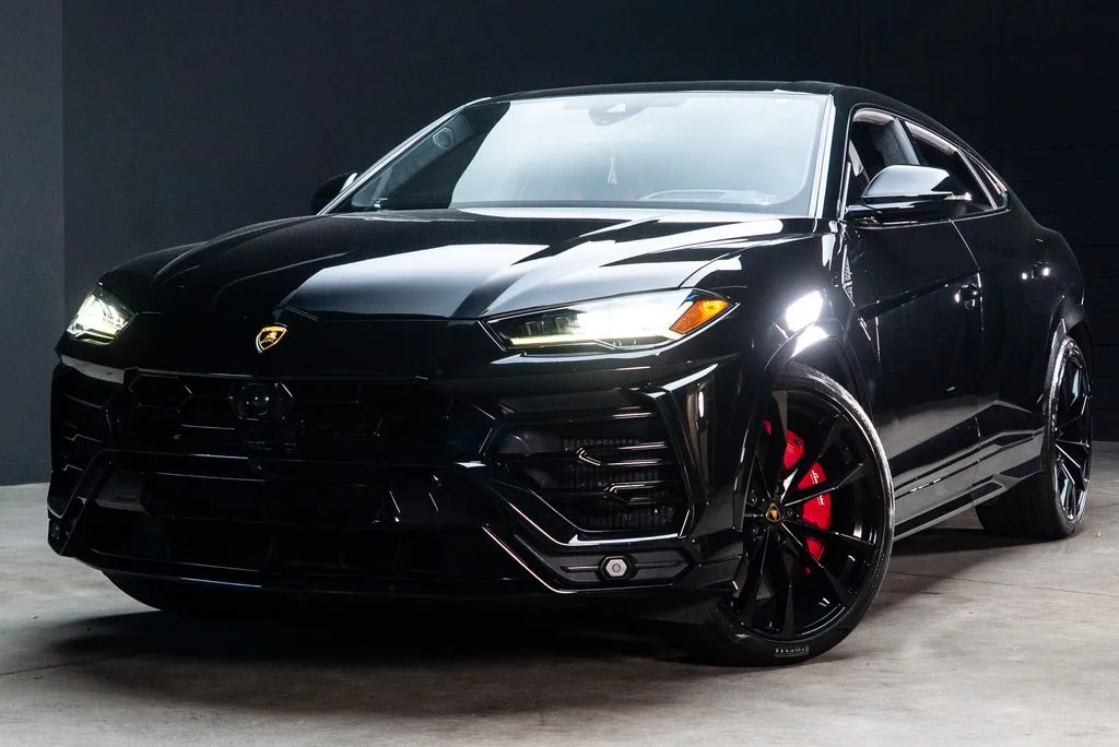 Lamborghini Urus photo 2